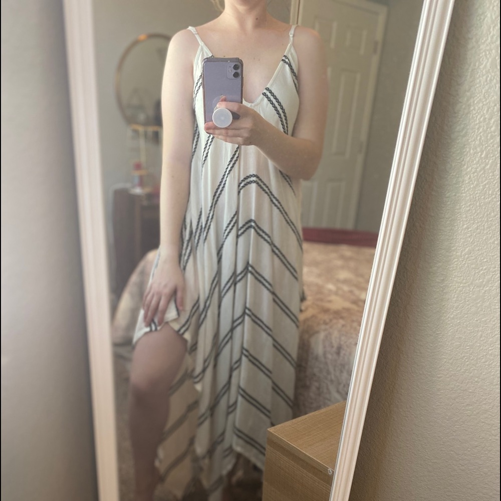 HP✨Asymmetrical Black And White Striped Maxi Dress - Picture 1 of 4